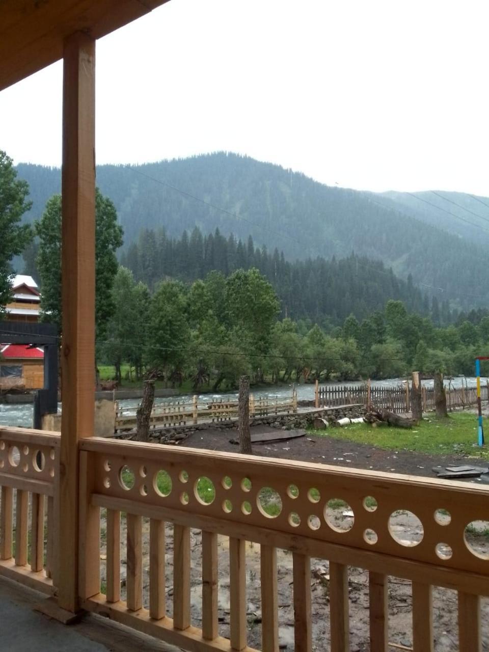 Riverbank Hotel Taobut Neelum Valley Azad Kashmir Taobat 외부 사진